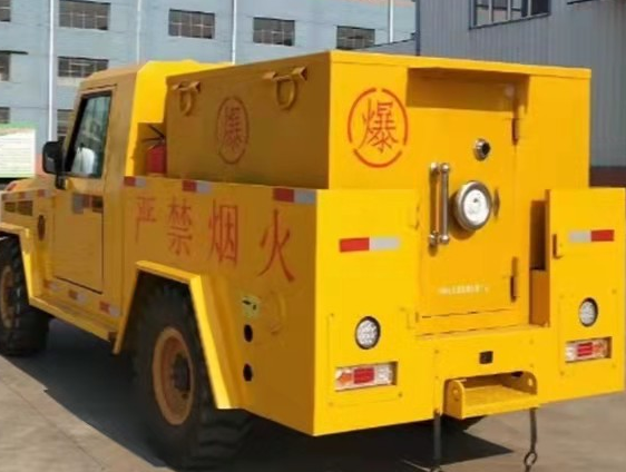 绥阳凯龙爆破器材运输车：保障爆破任务的安全运行